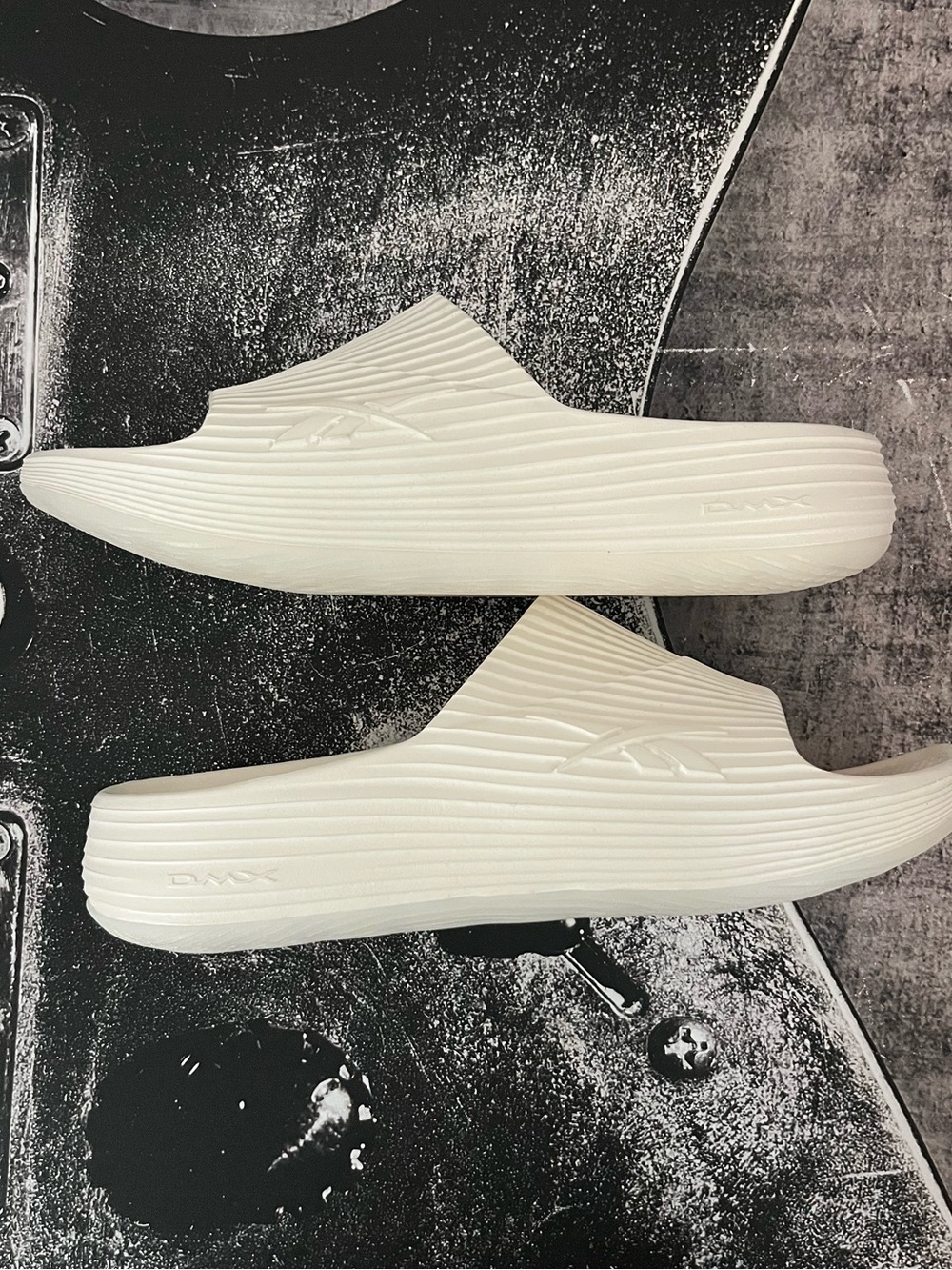 NEW Reebok Slides - Picture 11 of 13